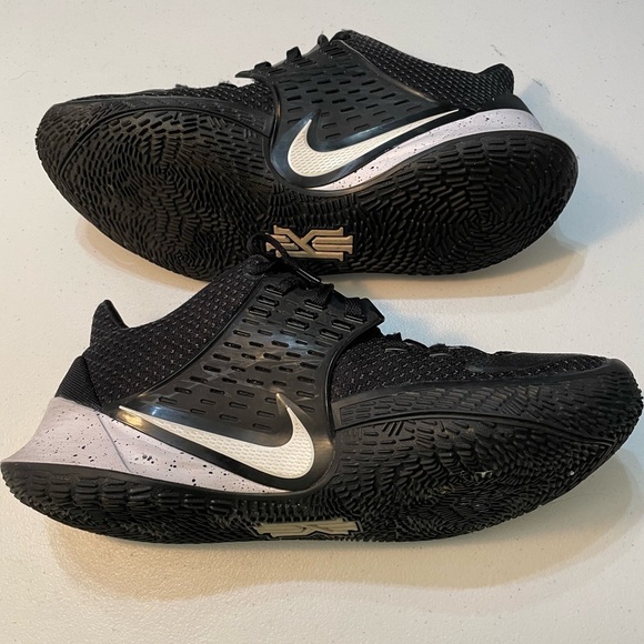 Nike Men's Kyrie 2 Low Black Athletic Shoes SB- - Picture 7 of 7
